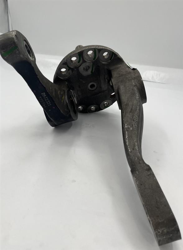 DANA SPICER - 972927 - KNUCKLE -LEFT HAND