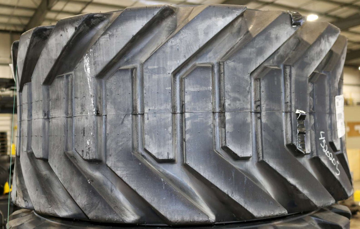 JLG - 4520205 - TIRE IN445/55D19.5