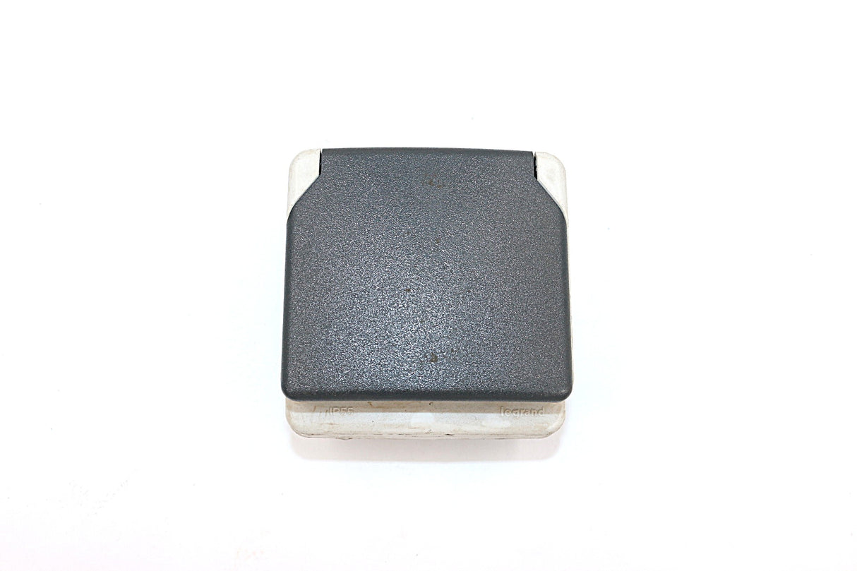 JLG - 1001141970 - KIT(SERVICE)250V RECET/PLUGS