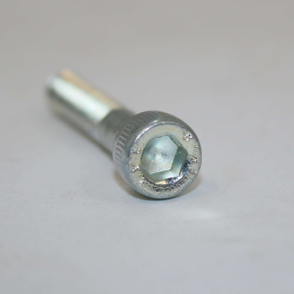 SCHWARZE - 68395 - SCREW -SHCS M6X40MM 1MM THREAD
