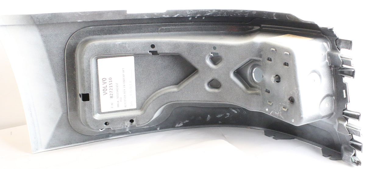VOLVO - REFURBISHED - 82721510P3029 - PAINTED CLASSIC LH BUMPER CORNER 82721510 WHITE