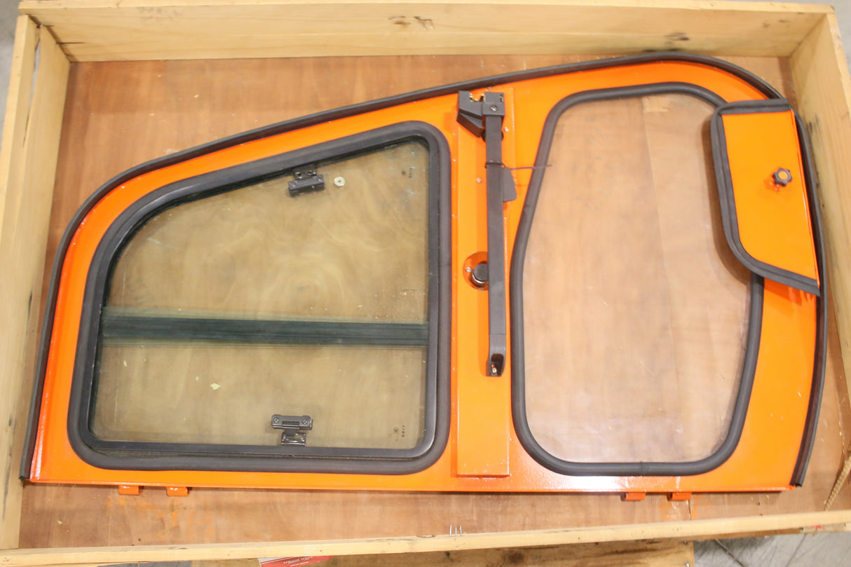 DOOSAN - 220205-00304 - DOOR ASSY LH (NO INTERIOR)