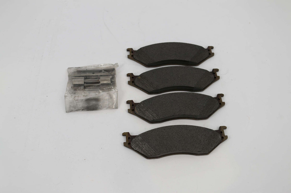 FORD - 8U9Z-2001-C - BRAKE PAD KIT
