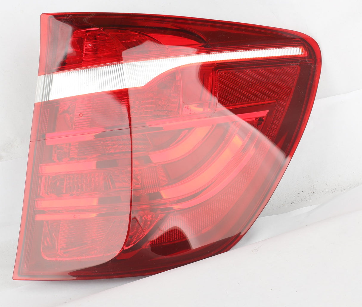 TYC - 11-6837-00 - TAIL LIGHT ASSY (RH)