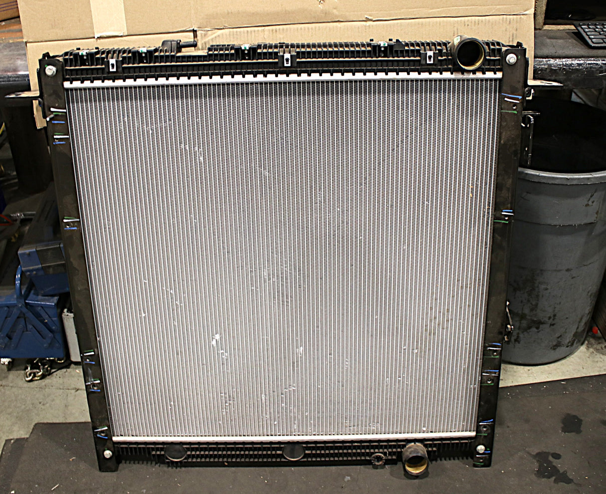 FREIGHTLINER - 05-37217-025 - HOUSED RADIATOR ASSEMBLY