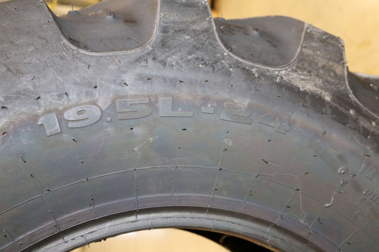 SANY - 61019659 - TIRE EZ RIDER R-4 19.5L-24