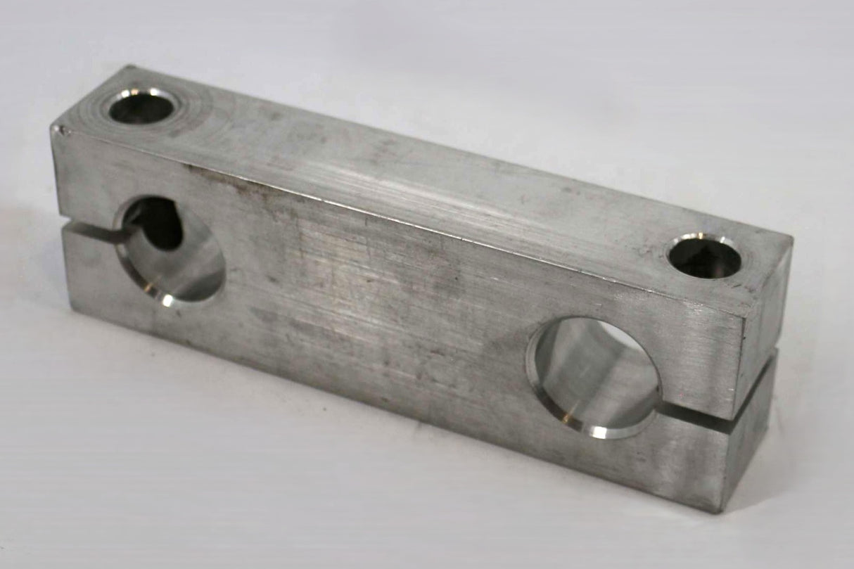 PAI INDUSTRIES - NOS - FSH-4589 - SHACKLE - REPLACES MACK 22QK39301