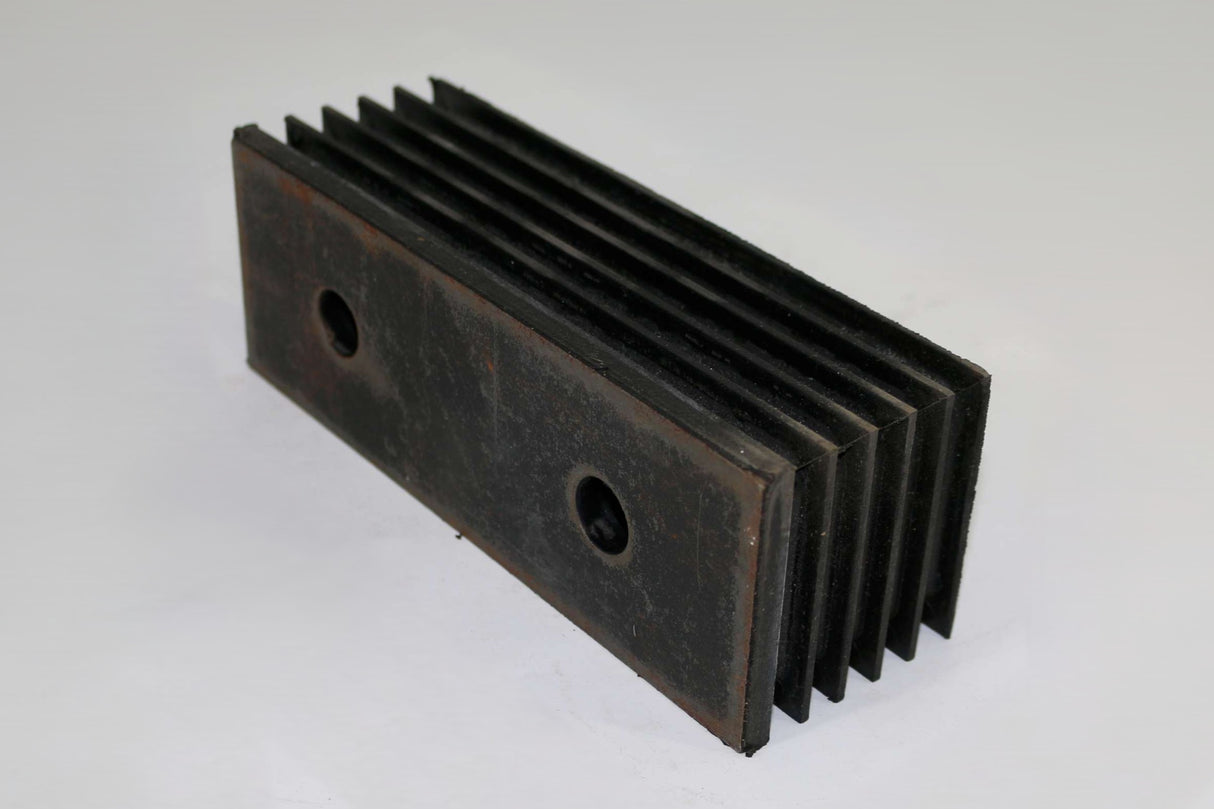 PAI INDUSTRIES - NOS - FMT-4992 - INSULATOR - REPLACES MACK 20QL322