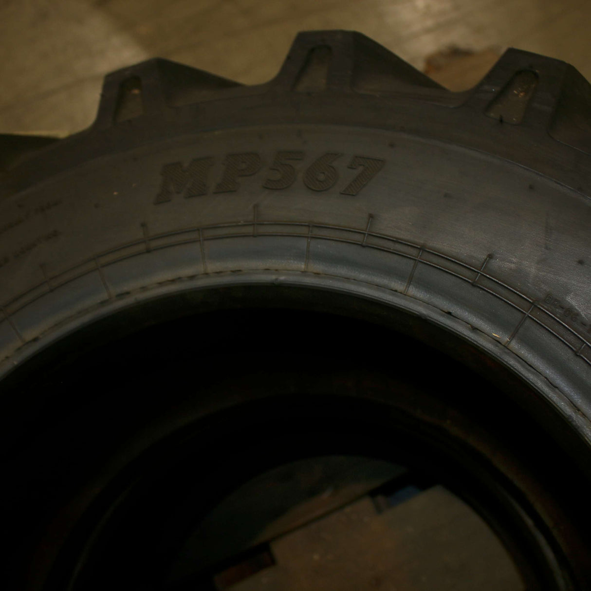 BKT TIRES - E11-106R-003607 - TYRE 10.0/75-15.3 AGRICULTURAL
