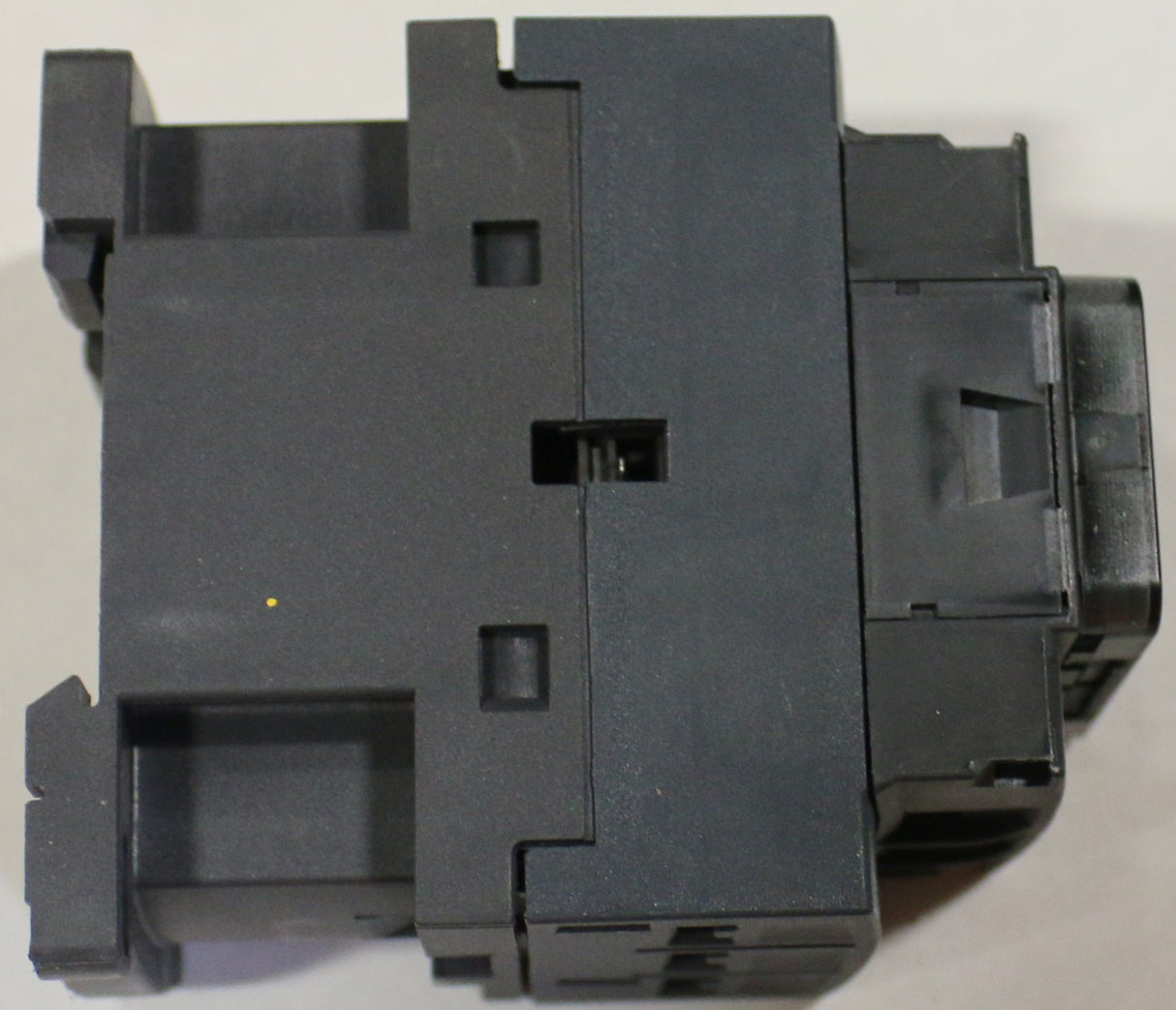 SCHNEIDER ELECTRIC - LC1D09U7 - CONTACTOR 3P 25A BOB.U7