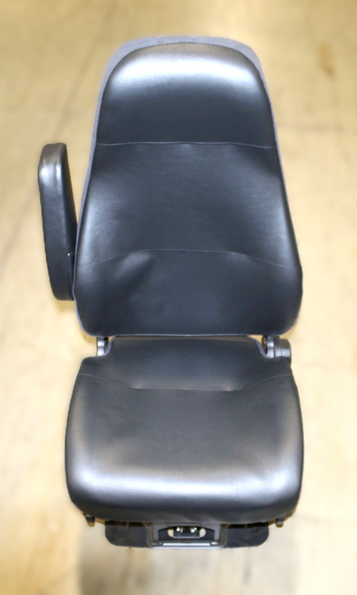 NATIONAL SEATING - 50784.35A0224 - BLACK VYL SEAT