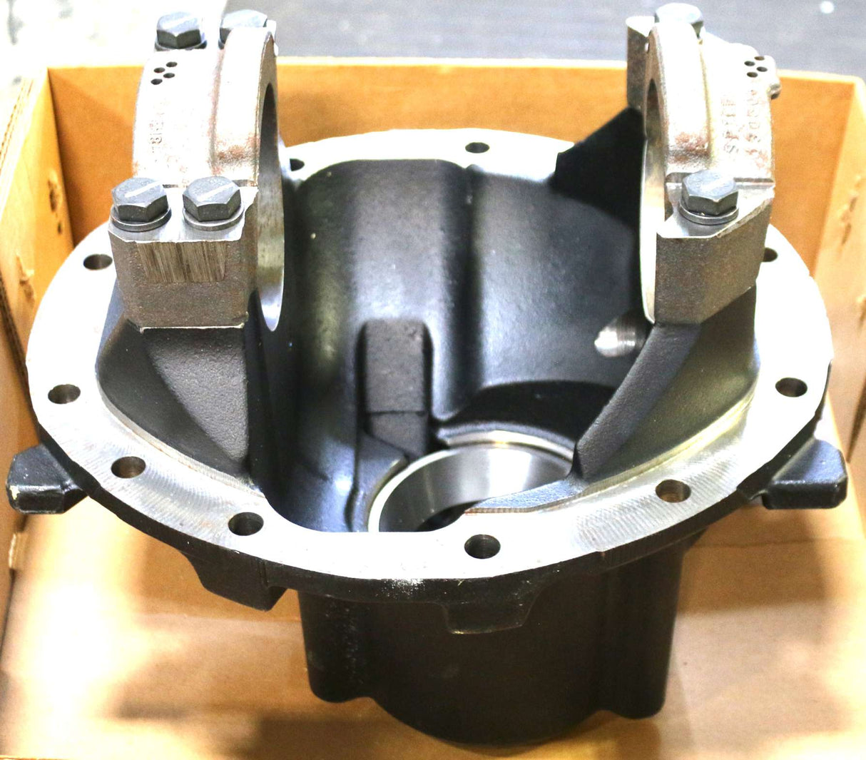 DANA SPICER - 504044F - CARRIER & CAP KIT MOD S110 W| PARK BRAKE