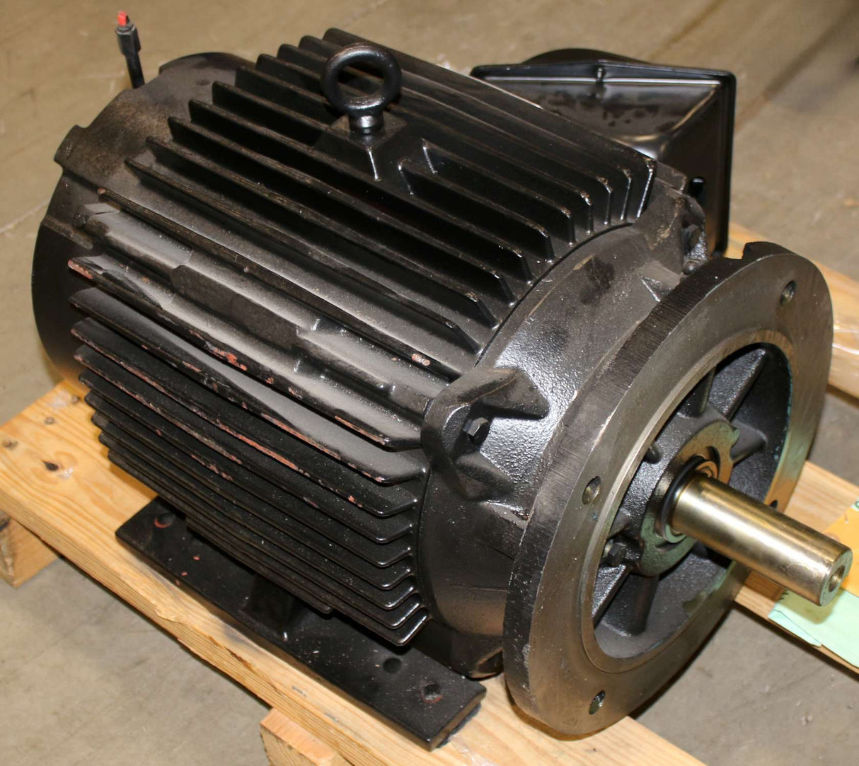 RELIANCE ELECTRIC (ABB) - P28G5599A - MOTOR - ELECTRIC 57.9HP 400V 83.9A 3 PHASE 142HZ