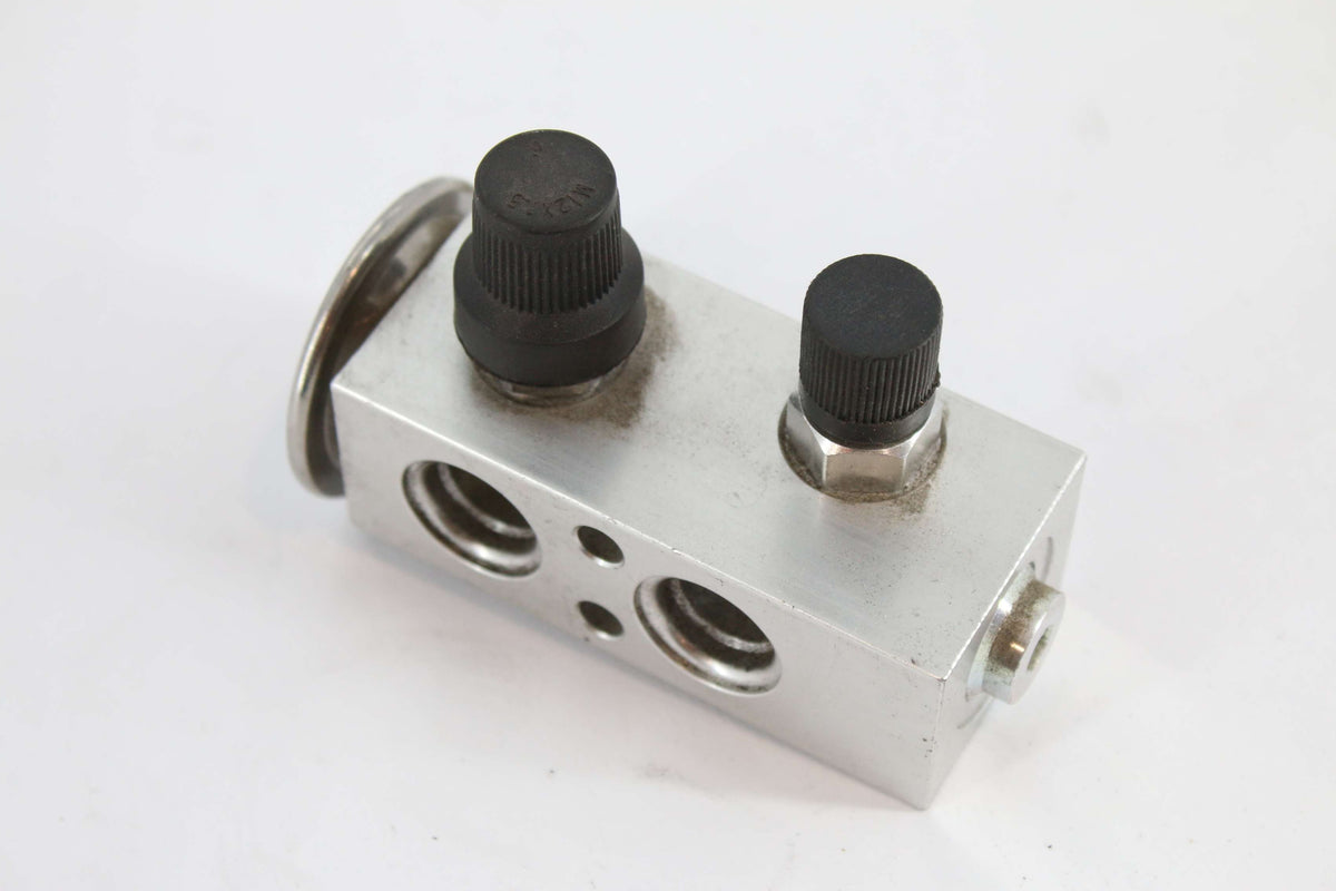 NAVISTAR - 1699955C1 - A|C EXPANSION VALVE