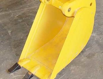 JOHN DEERE AFTERMARKET ­-­ PV451 ­-­ 18IN BUCKET