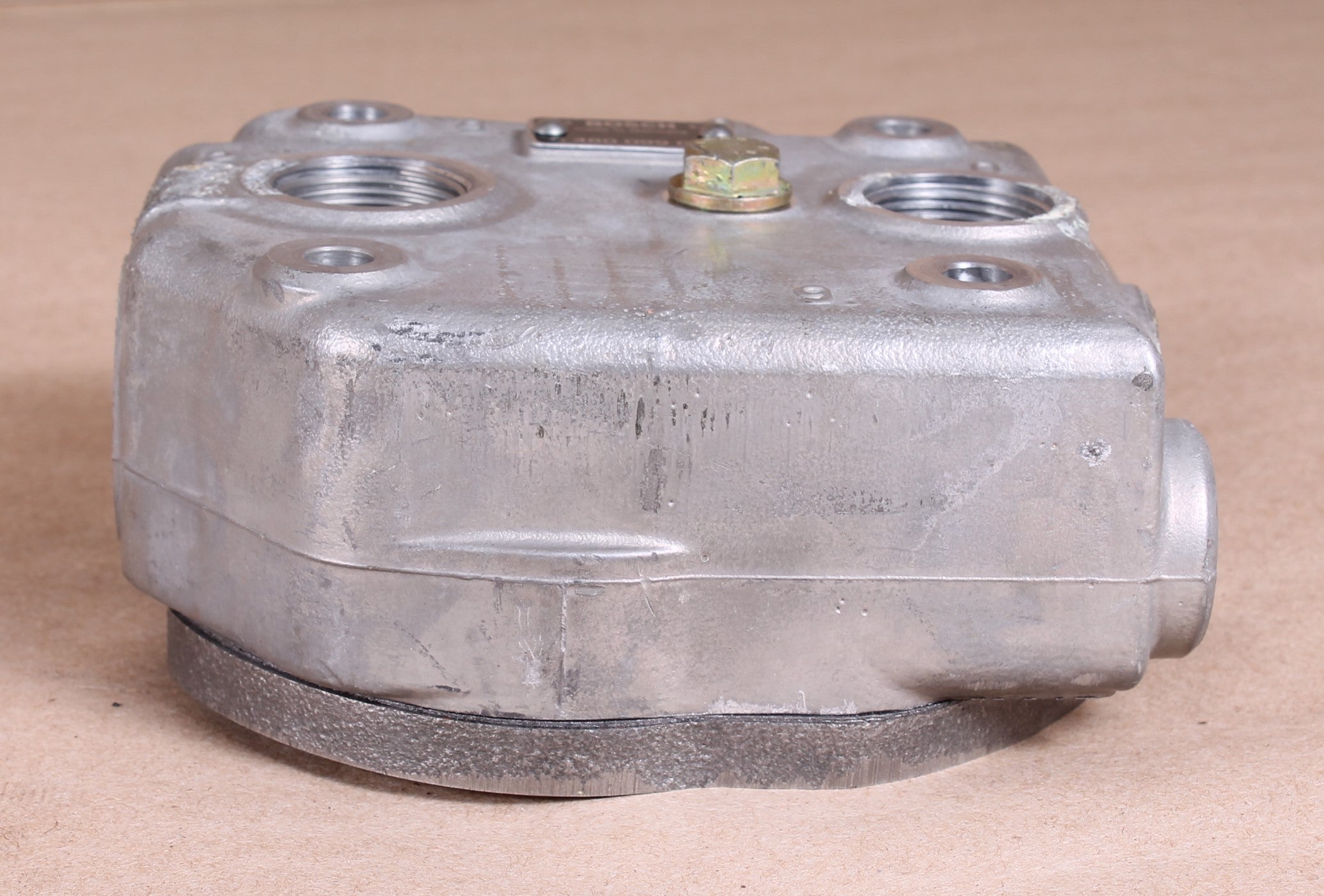 どん底太郎　7013050 ROBERT BOSCH - 0-480-099-002 - CYL HEAD – Iron Wing Parts