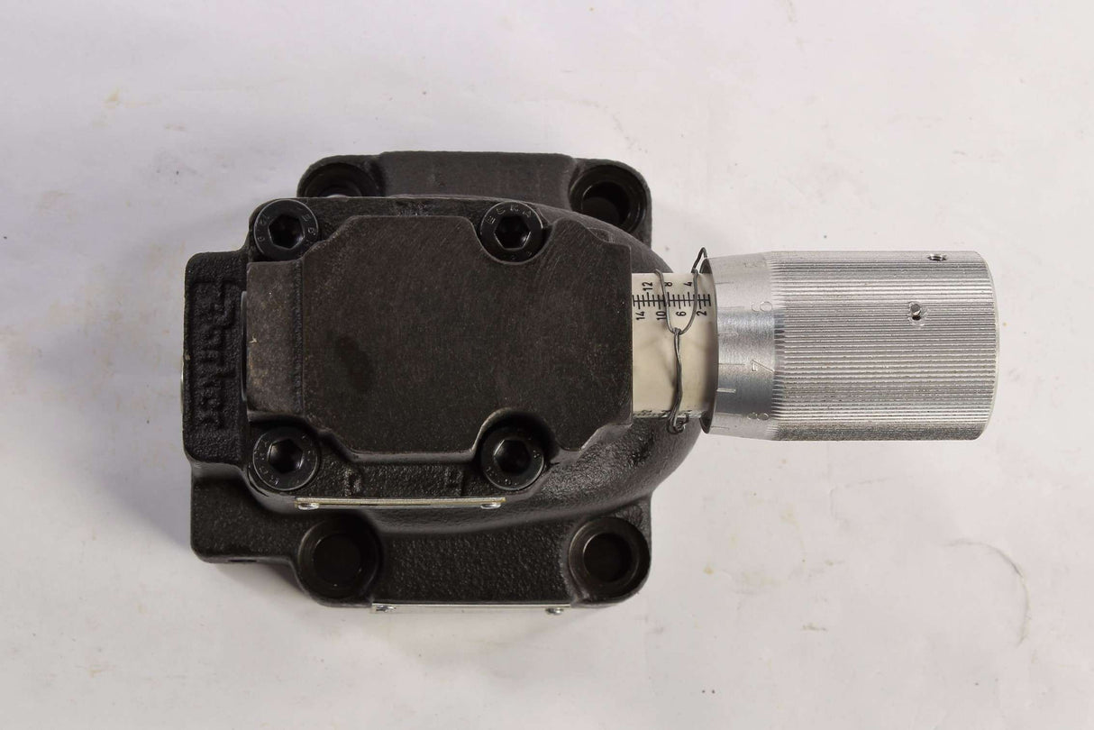 PARKER ­-­ 012071900013 ­-­ VALVE