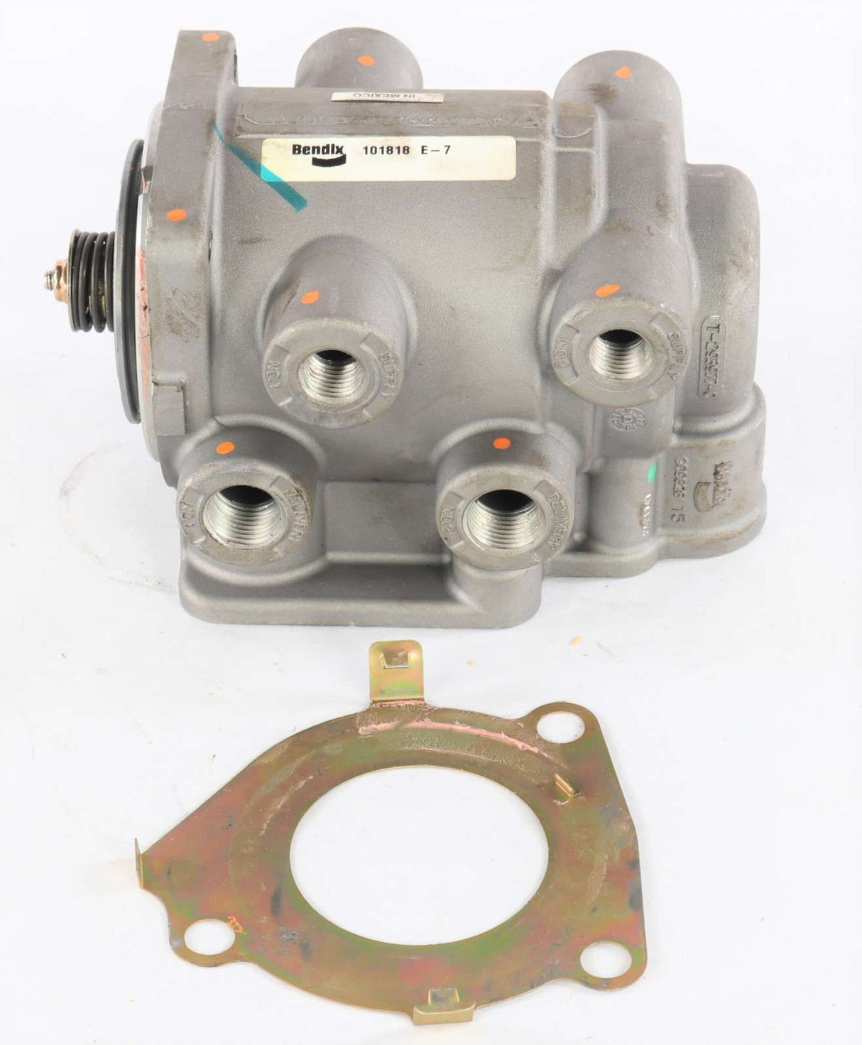 BENDIX ­-­ 101818 ­-­ E-7 DUAL BRAKE VALVE