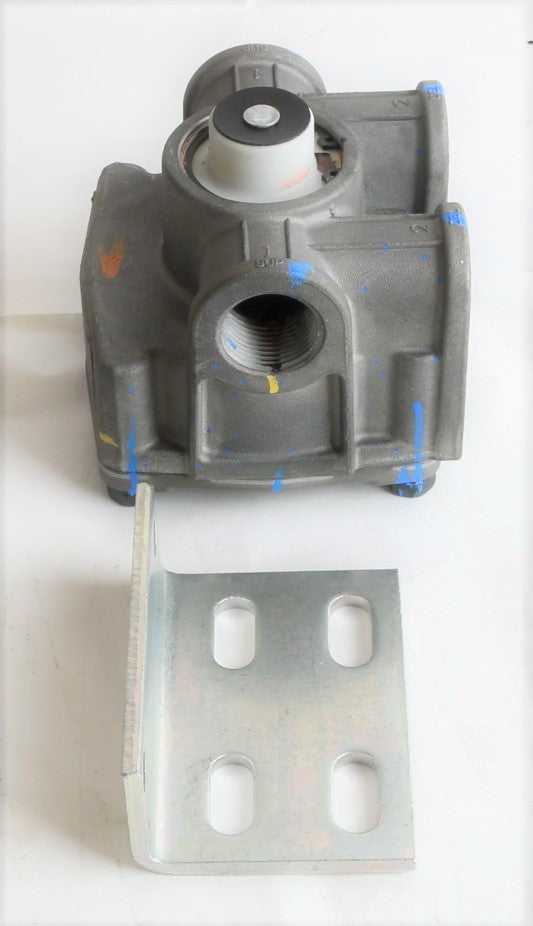 BENDIX ­-­ 103009 ­-­ RELAY VALVE