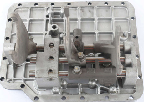 MACK ­-­ 110KB422X ­-­ COVER ASM