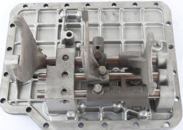 MACK ­-­ 110KB422X ­-­ COVER ASM