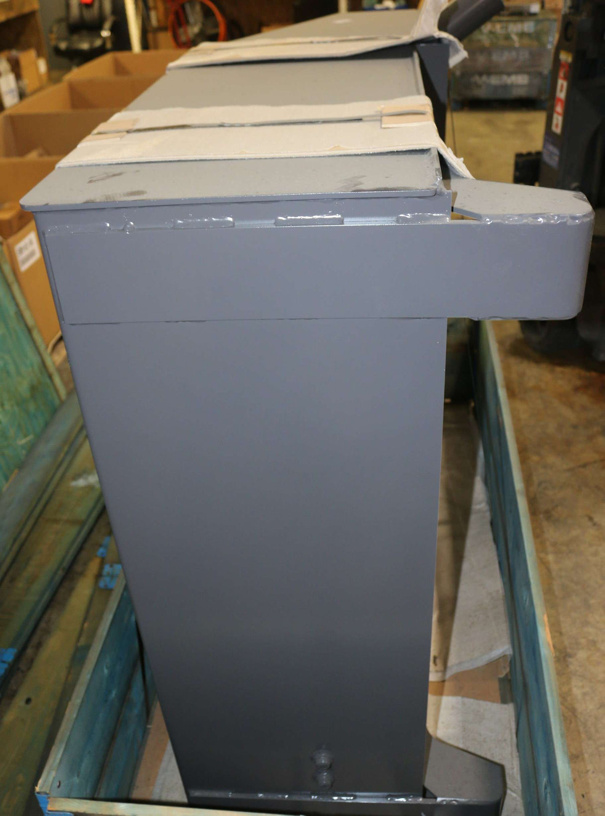 VOLVO ­-­ 11160811 ­-­ FUEL TANK