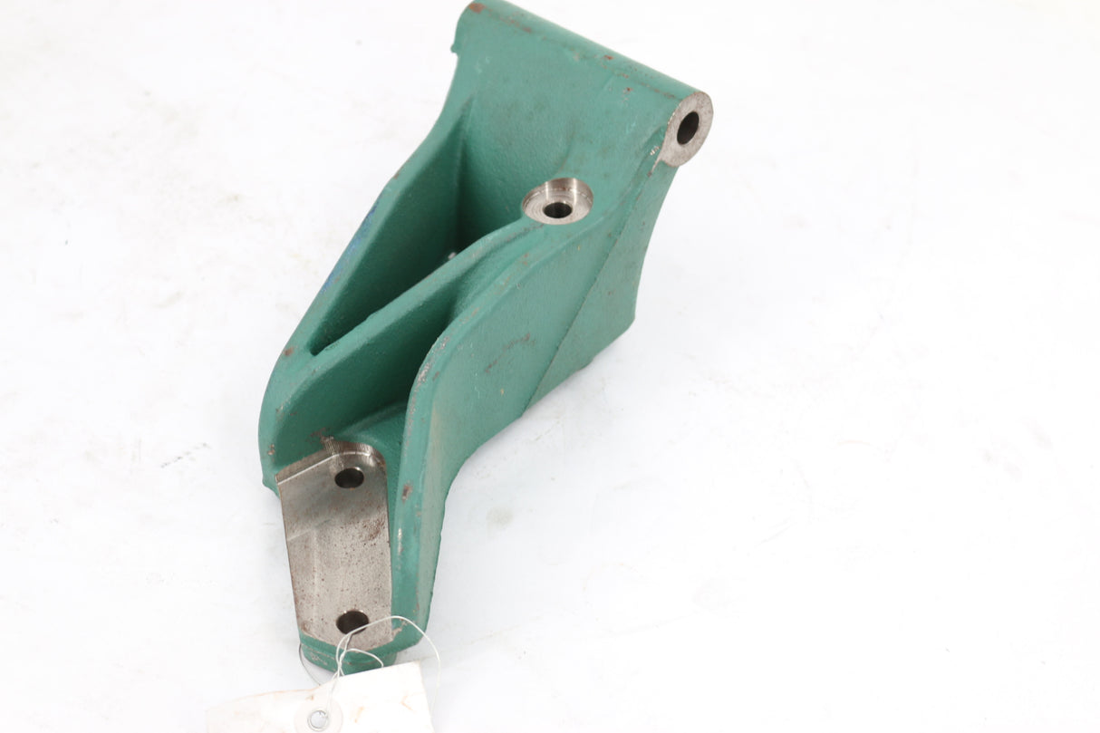VOLVO ­-­ 11180751 ­-­ ALTERNATOR ANCHORAGE