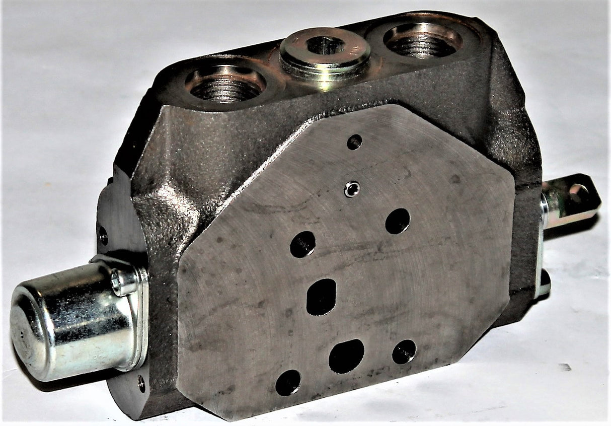 VOLVO ­-­ 11713075 ­-­ CONTROL VALVE