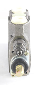 VOLVO ­-­ 11715708 ­-­ DIRECTION VALVE