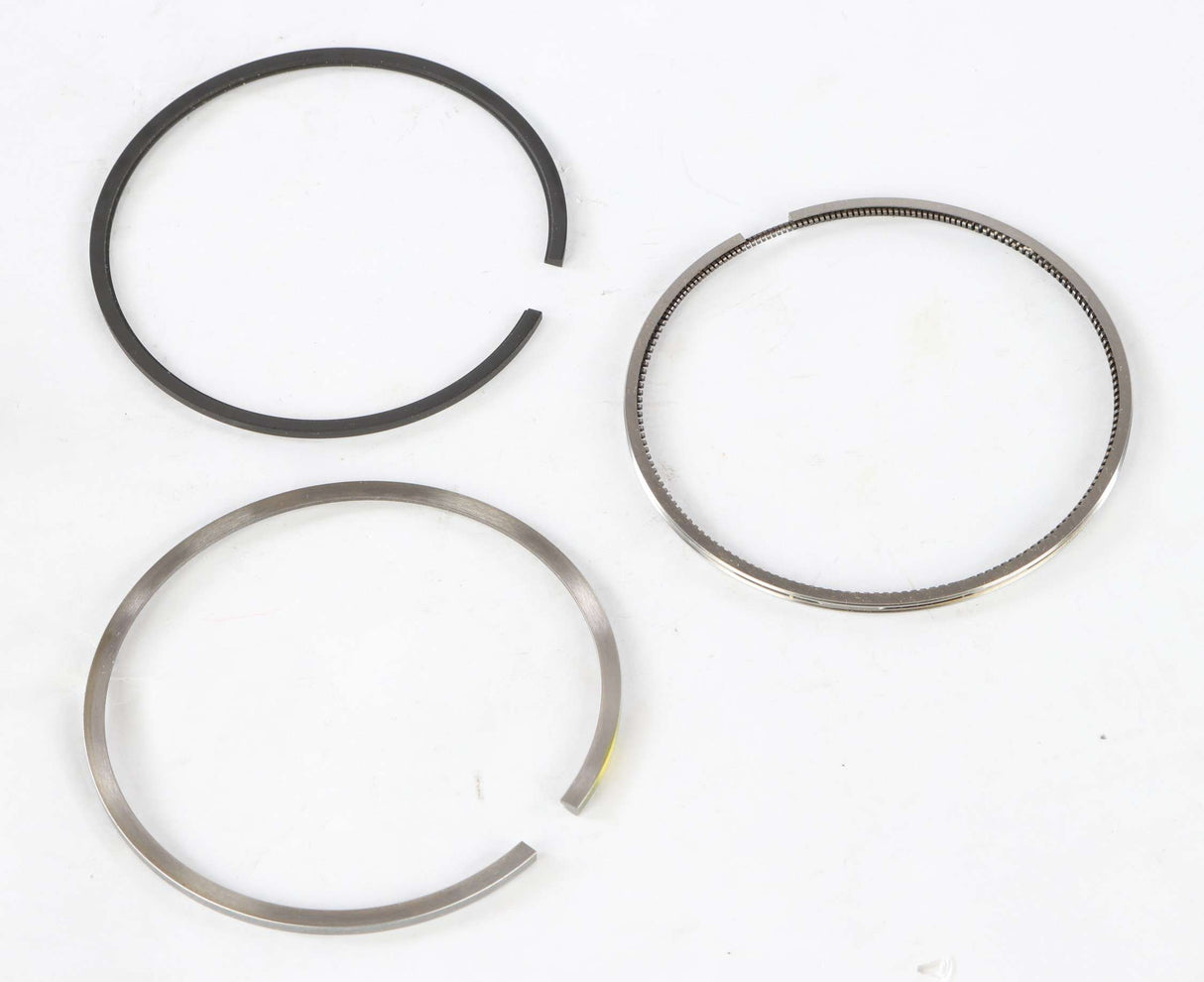 KOMATSU ­-­ 1241748H92 ­-­ RING SET PISTON