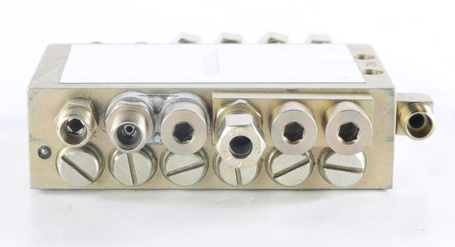 VOLVO ­-­ 14373498 ­-­ DISTRIBUTOR BLOCK