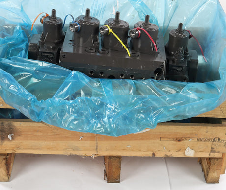 VOLVO ­-­ 14382417 ­-­ CONTROL VALVE