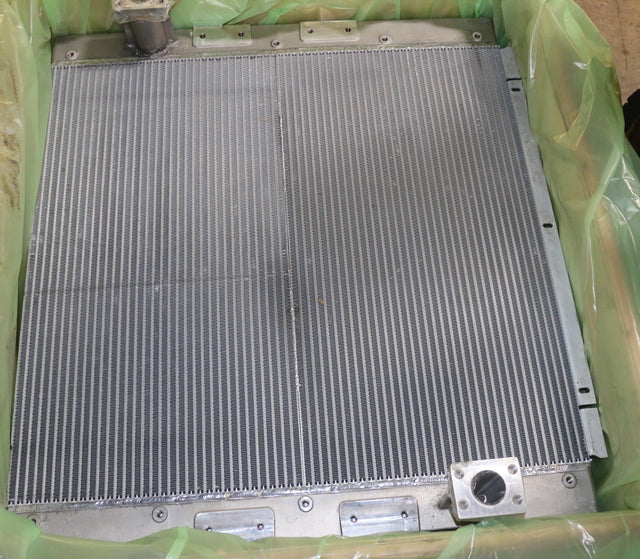 VOLVO ­-­ 14536042 ­-­ OIL COOLER