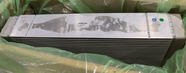 VOLVO ­-­ 14549880 ­-­ OIL COOLER