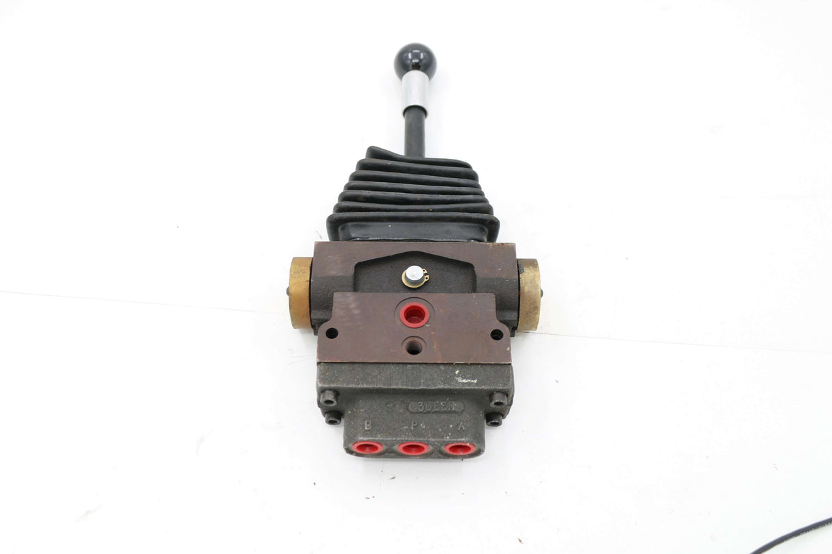 TEREX ­-­ 15307983 ­-­ HYDRAULIC SERVO VALVE