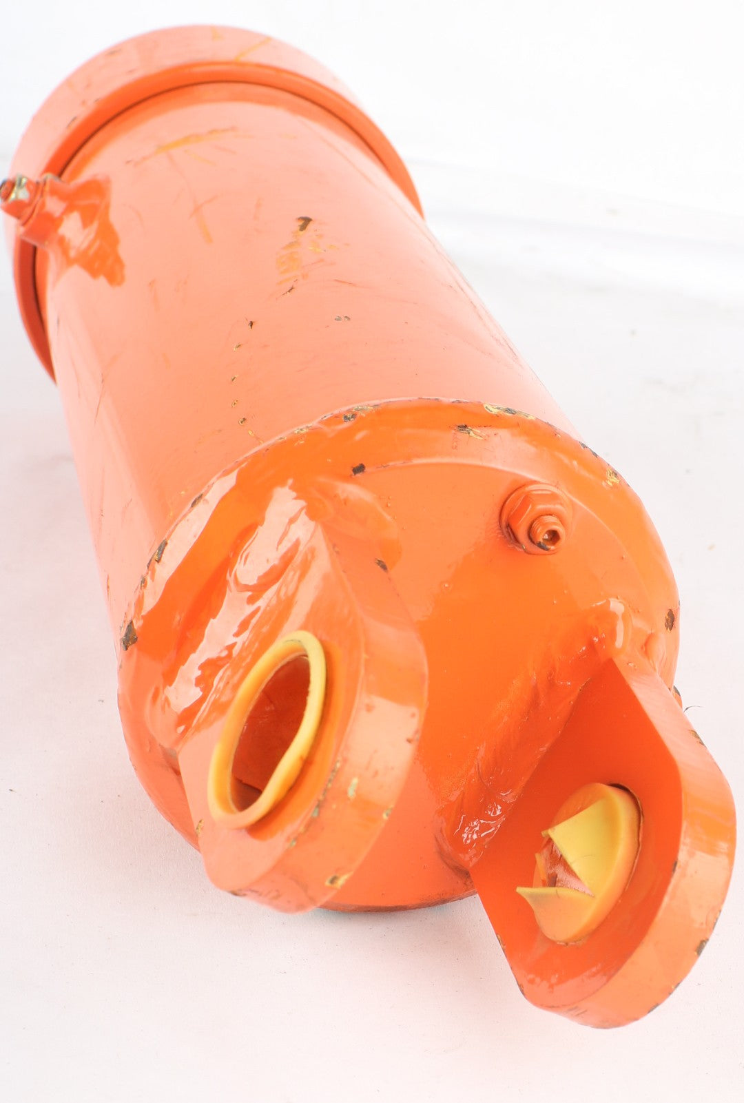 JLG ­-­ 1681568 ­-­ CYL  LOCKOUT