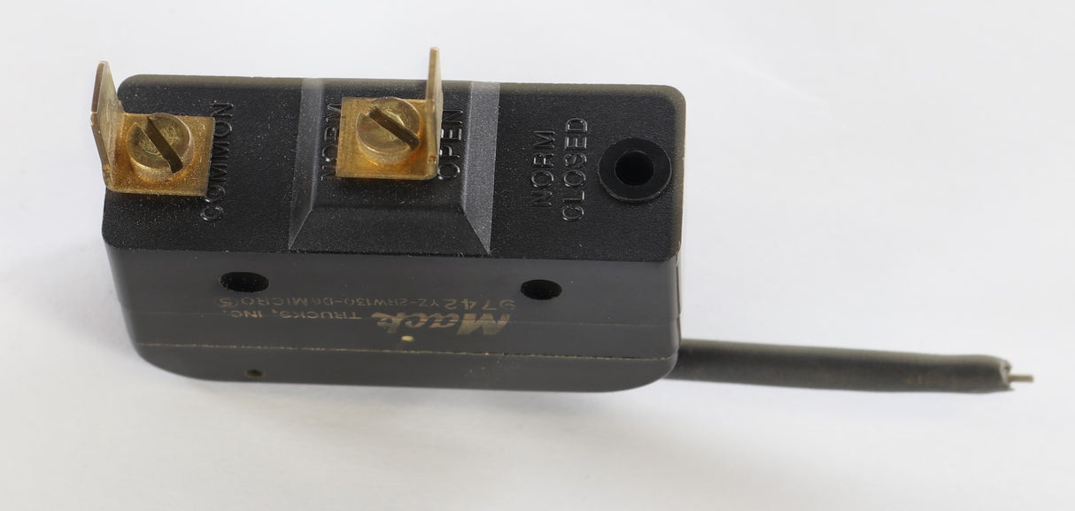 MACK ­-­ 1MR3476P2 ­-­ SNAP ACTION SWITCH