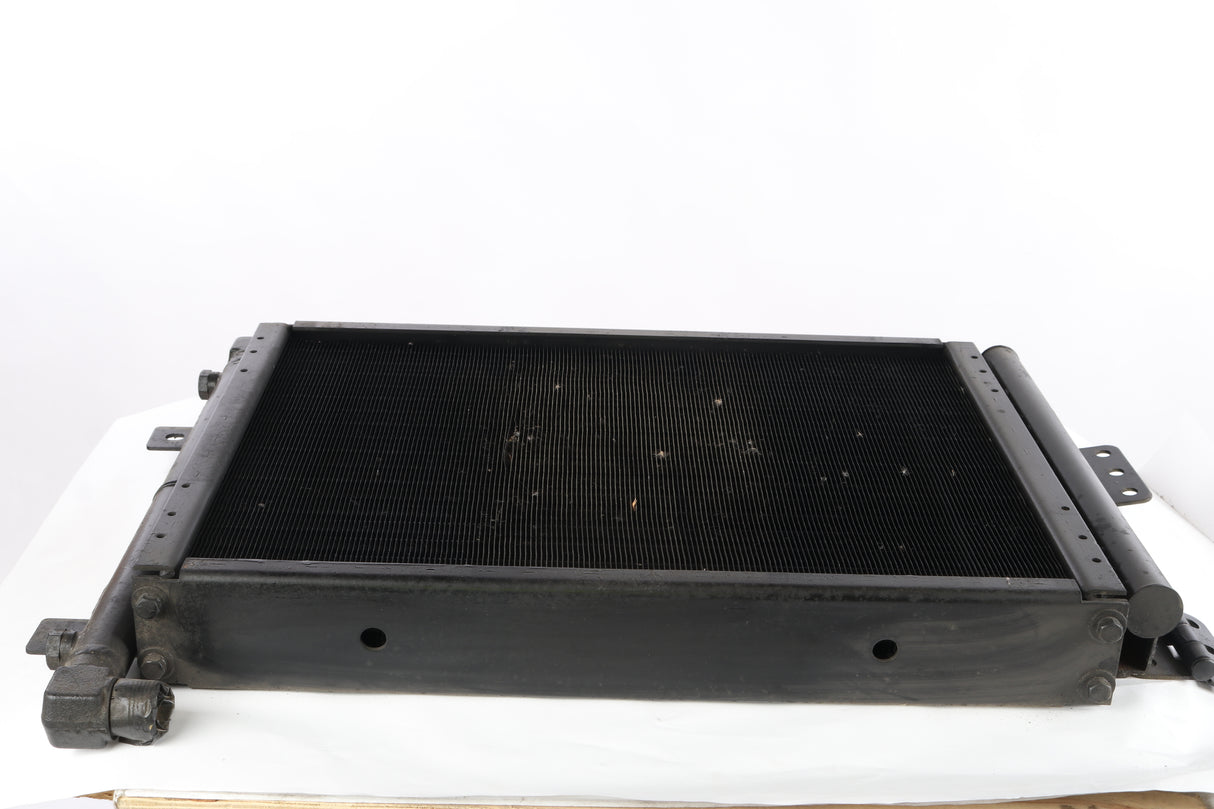 VOLVO ­-­ 2015-02121 ­-­ OIL COOLER ASSEMBLY