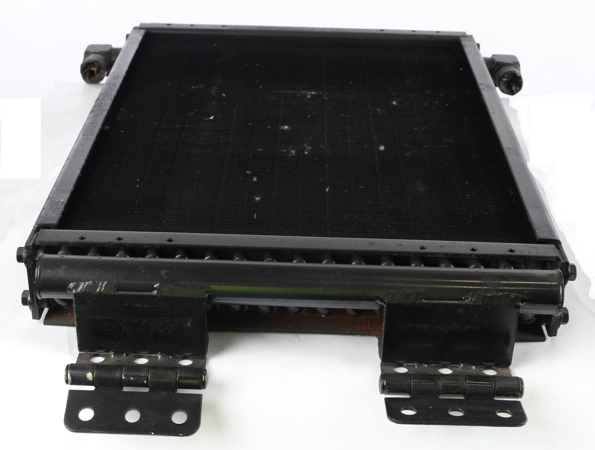 VOLVO ­-­ 2015-02121 ­-­ OIL COOLER ASSEMBLY