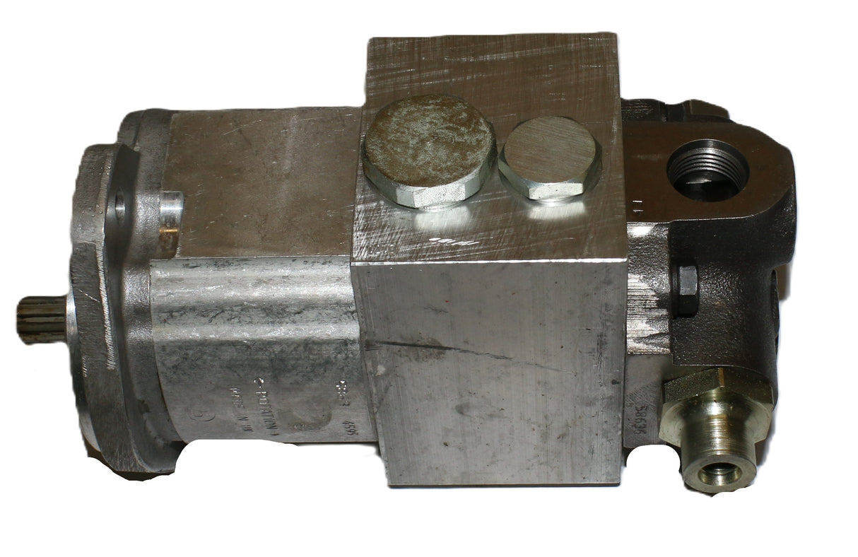 VOLVO ­-­ 2045-01020 ­-­ PUMP