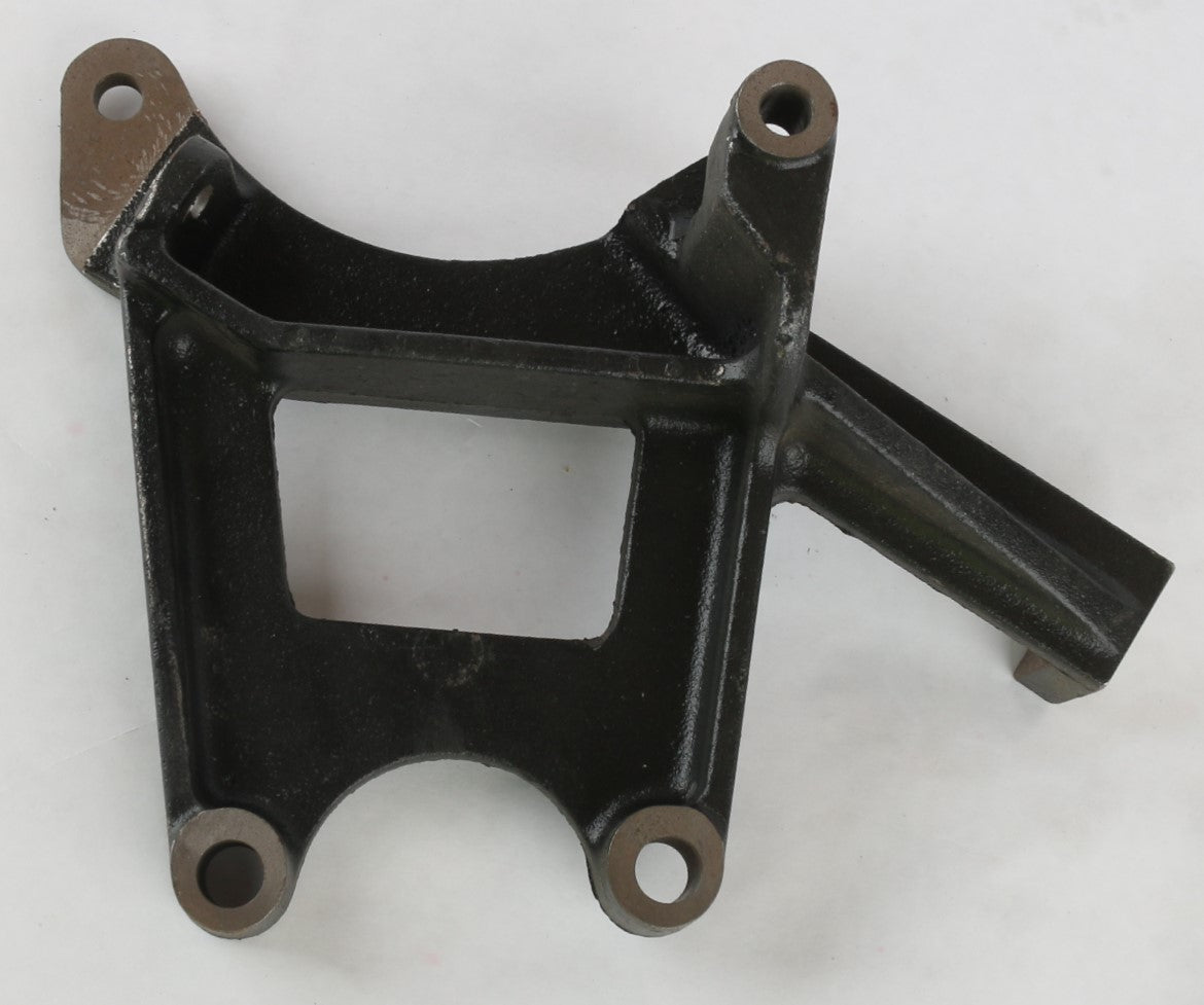 MACK ­-­ 209RD531M ­-­ A|C COMPRESSOR BRACKET