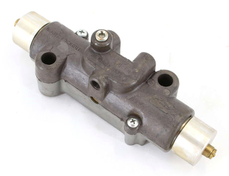 MACK ­-­ 2104-313630X ­-­ VALVE