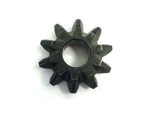 GM ­-­ 2208990 ­-­ DIFF PINION GEAR