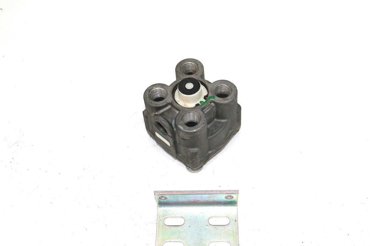TEREX ­-­ 2335215 ­-­ RELAY VALVE