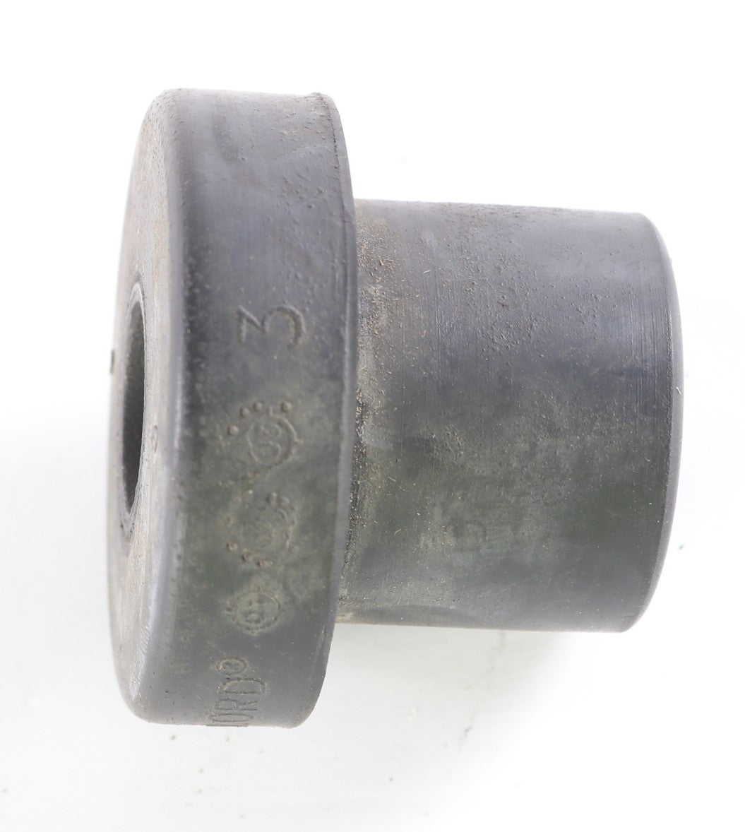 MACK ­-­ 25008148 ­-­ BUSHING