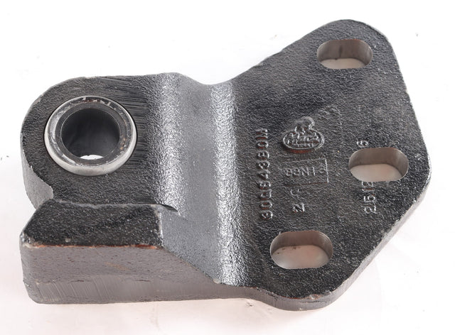 MACK ­-­ 25127896 ­-­ CAB PIVOT BRKT