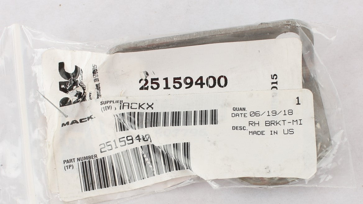 MACK - 25159400 - RH BRKT-MIRROR LOWER