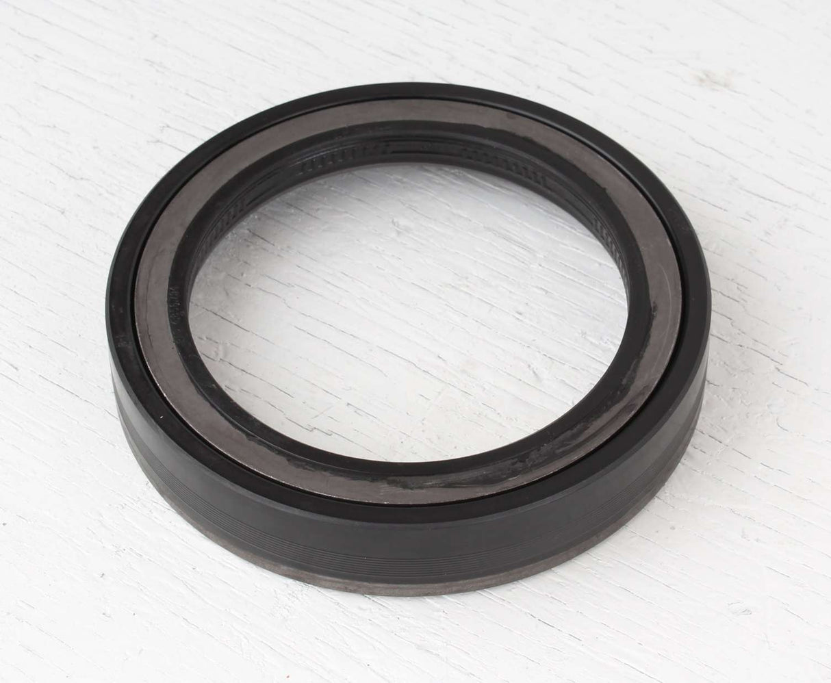 MACK ­-­ 2719-128992 ­-­ OIL SEAL