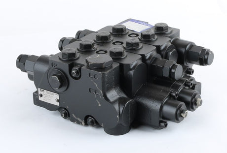 VOLVO ­-­ 2807102 ­-­ CONTROL VALVE