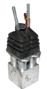 HYUNDAI ­-­ 31L6-02490 ­-­ JOYSTICK-RCV 2SP